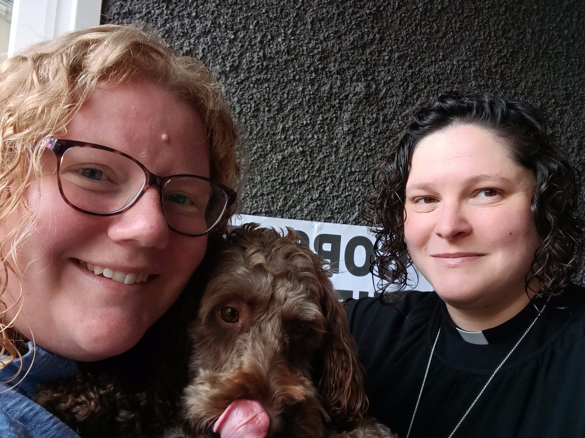 Family trip to the polling station with @_hannahrowan and Magda. Quite a moment to think that we're voting for for the country that we want our baby to be born into ❤️
Thank you to the election officials who enable us to vote, let's keep them busy!
#dogsatpollingstations