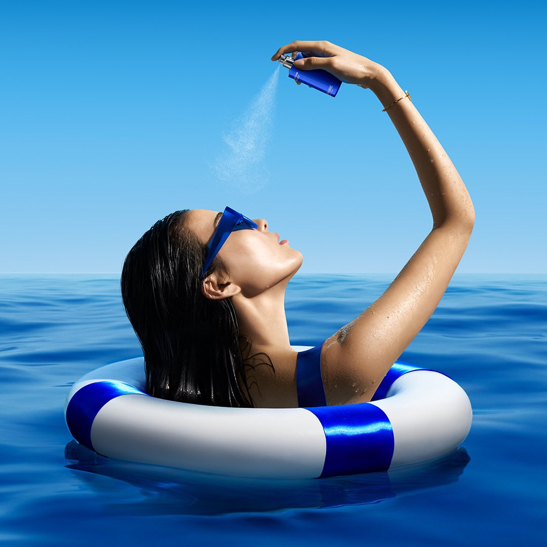 Sevil_Parfumeri's tweet image. Bu yaz cildinizi yeni La Prairie Skin Caviar The Mist ile tazeleyin!

Havyarla güçlendirilmiş bu özel yüz spreyi seyahatiniz sizi nereye götürürse götürsün, gün boyunca cildinize enerji vermeye ve nemlendirmeye yardımcı olur.

#laprairie #sevilgüzelliğindünyası