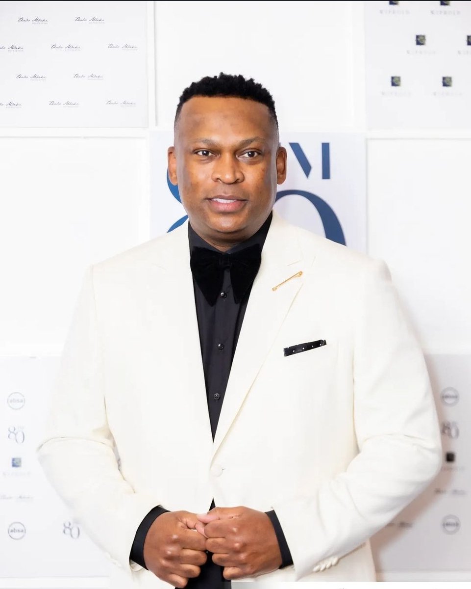 HighPressZA's tweet image. Lets be honest about this gem. The best to ever do it. #AppreciationPost Take your flowers sir @robertmarawa 🇿🇦💐