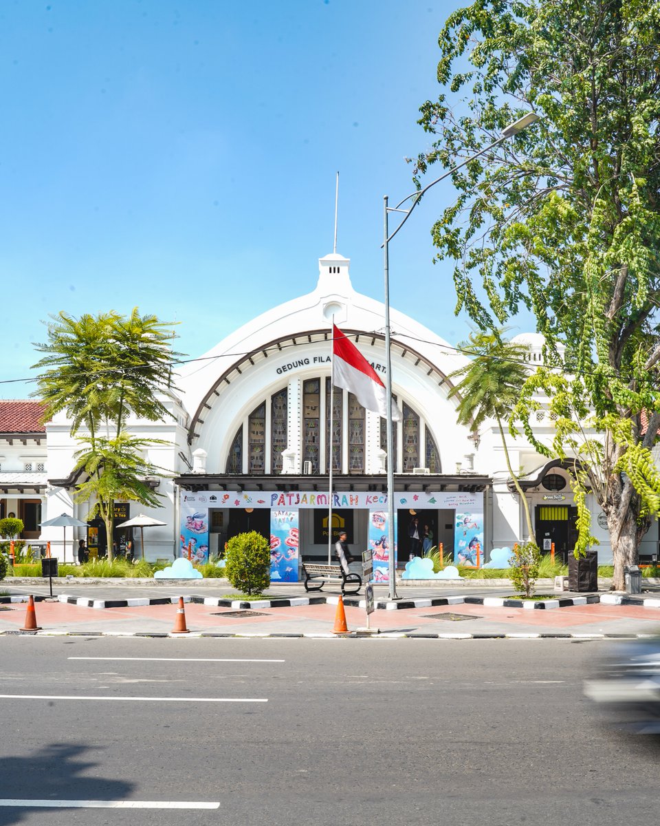 'patjarmerah kecil', besutan <a href="/patjarmerah_id/">patjarmerah</a> bakal berlangsung sampai tanggal 7 Juli, guys! 🫶

Banyak buku anak sampai buku orisinil tersedia, agenda seru seperti tamasya ramah anak atau sesi dongeng bersama juga ada. Seru! ✨

Mari berkunjung~ 👌
