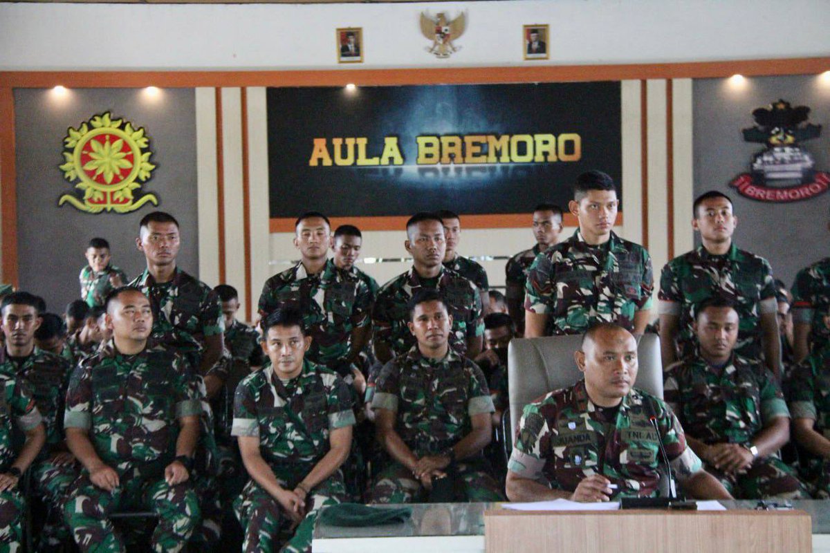 yonif413bremoro's tweet photo. Dari Daerah Penugasan UNIFIL Komandan Batalyon Infanteri 413 Bremoro Beri Semangat dan Penekanan Prajurit selama Korum di Home Base https://t.co/rRMTEWf9IJ