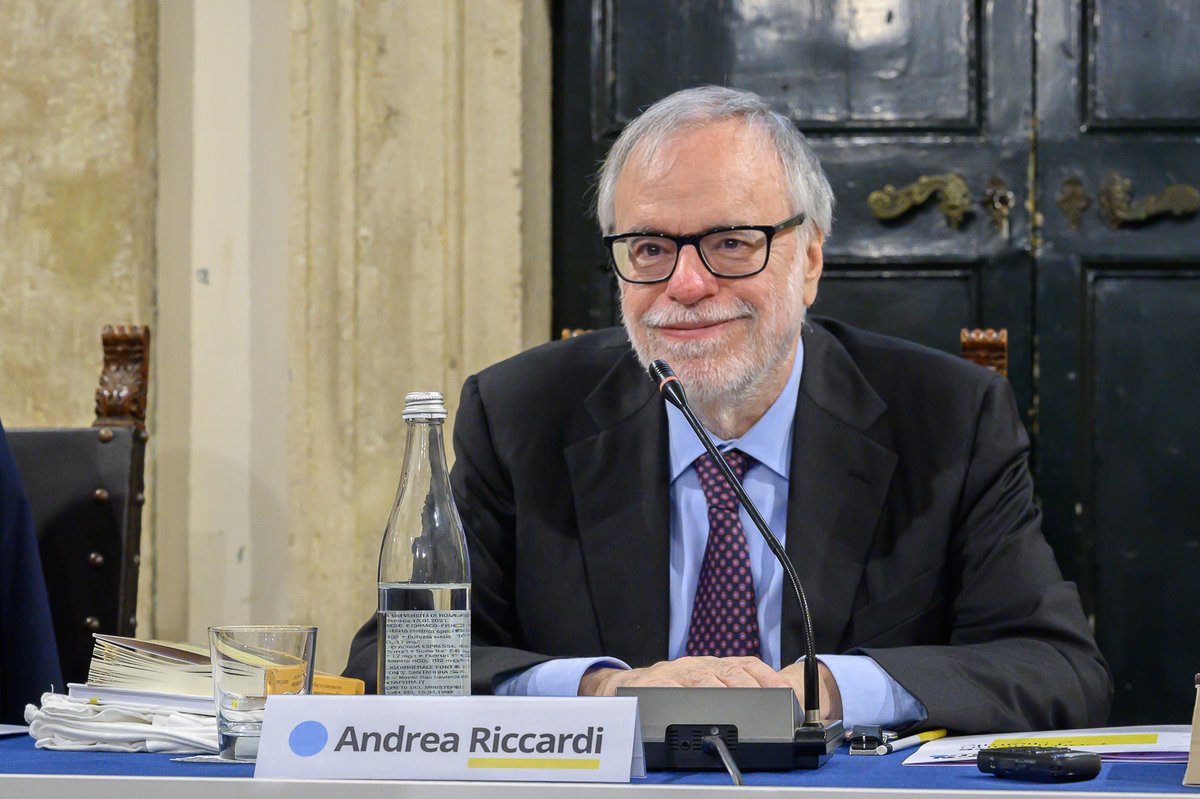 É stato reso noto che il <a href="/ComuneCamaiore/">Comune di Camaiore</a> ha assegnato al Presidente della Società Dante Alighieri Andrea Riccardi il "Premio per la diffusione della cultura poetica italiana" nell'ambito della XXXVI edizione del Premio Letterario Camaiore - Francesco Belluomini.