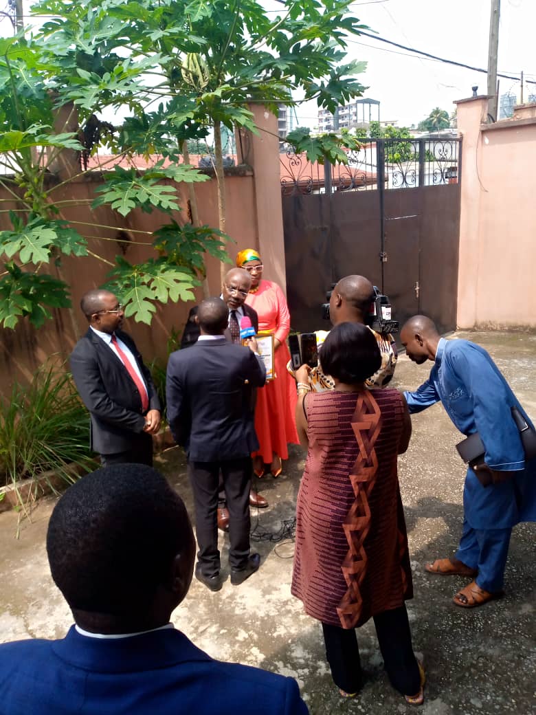 TransparencyTi's tweet photo. Celebrating Excellence: Presentation of the Grand African Excellence Award

We are delighted to inform you that the President of Transparency International Cameroon, has been selected to receive the prestigious Grand Pan-African Prize in the field of peace preservation. 
#TI-C https://t.co/U88nduscxo
