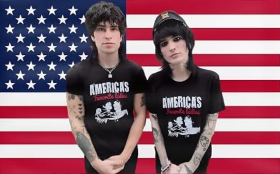 PrincessChoi_58's tweet image. Happy 4th of July everybody! Now everyone please stand for our national flag-