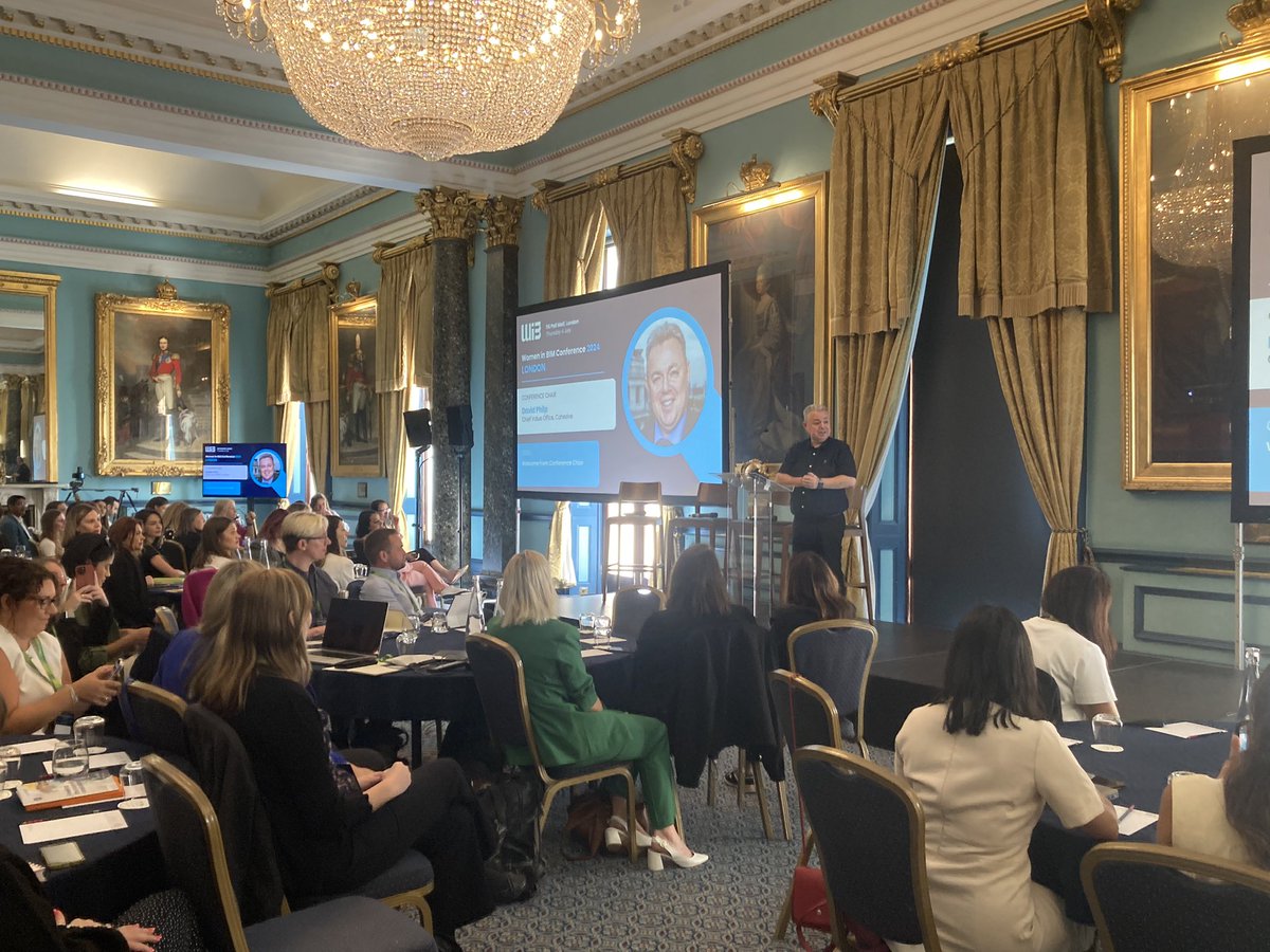 Cohesive tweet media