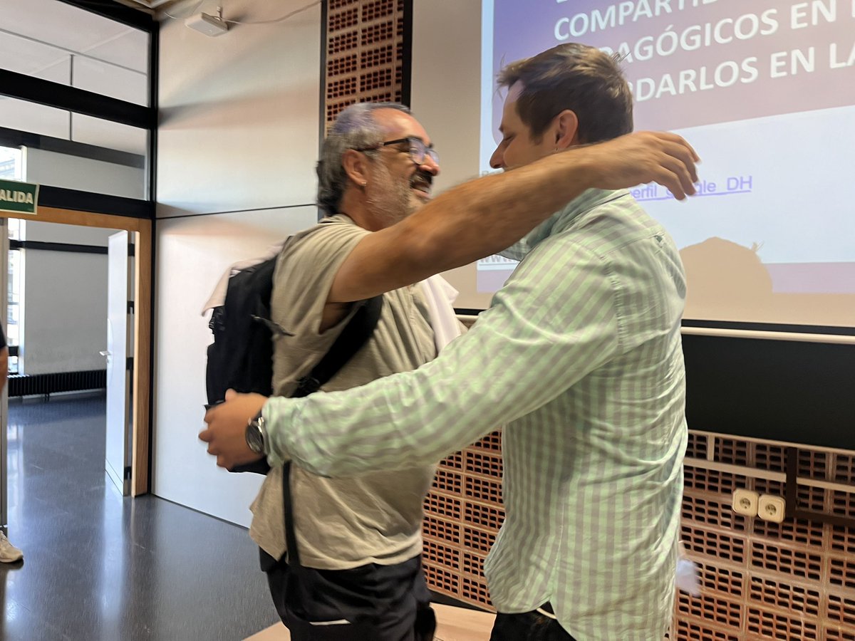 Molta expectació en la Ponència inaugural de <a href="/dhortiguela1/">DAVID HORTIGÜELA</a>: Avaluació formativa, models pedagògics i currículum en Educació Física.

XVIII Trobada d’intercanvi d’experiències en Educació Física 🤝

#18TrobadaEF #TIEEF24