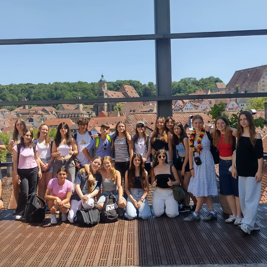 IES Ramon Llull tweet media