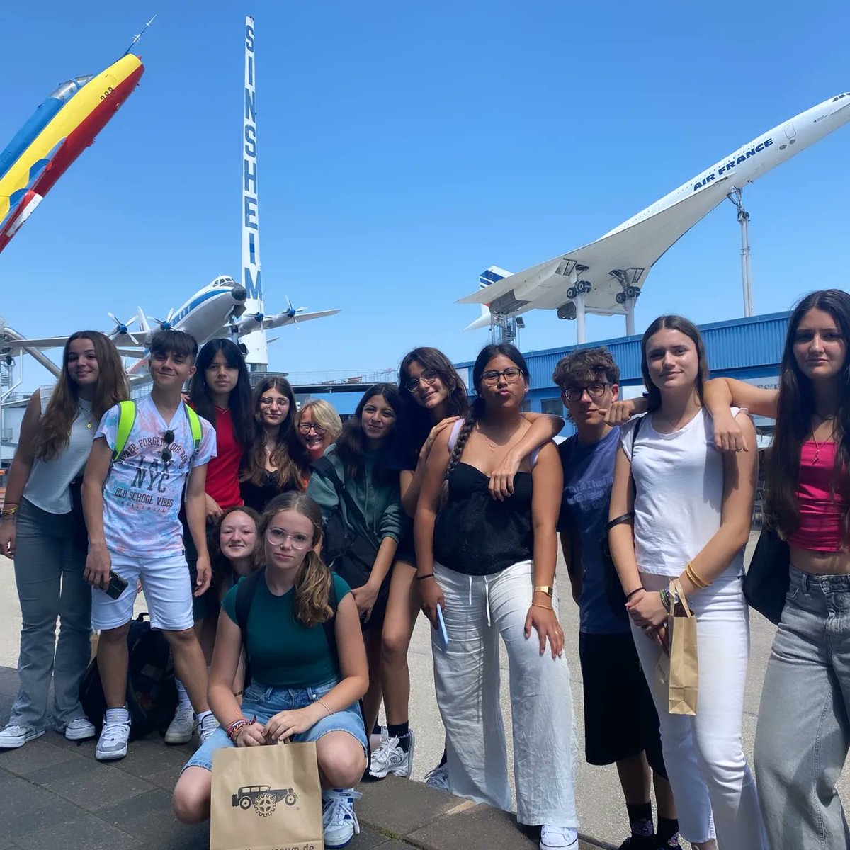 IES Ramon Llull tweet media