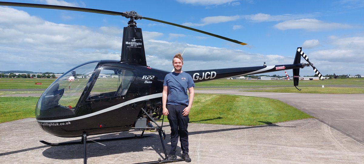 HeliflightUK's tweet image. Congratulations to Ryan Beattie on passing his CPL Skills Test this morning.
#CPL #R22 #SkillsTest