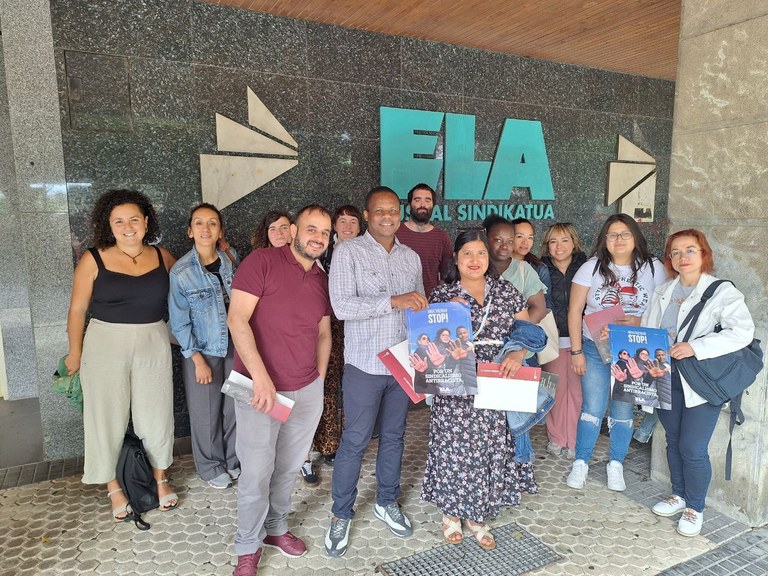 ✊🏾✊🏿 ELAk topaketa antiarrazista antolatu du Donostian sindikatuaren delegatu migratuekin

📑Klausula berriak hitzarmenetan txertatzea aztertzen ari gara✅

📲 labur.eus/fgvgJ