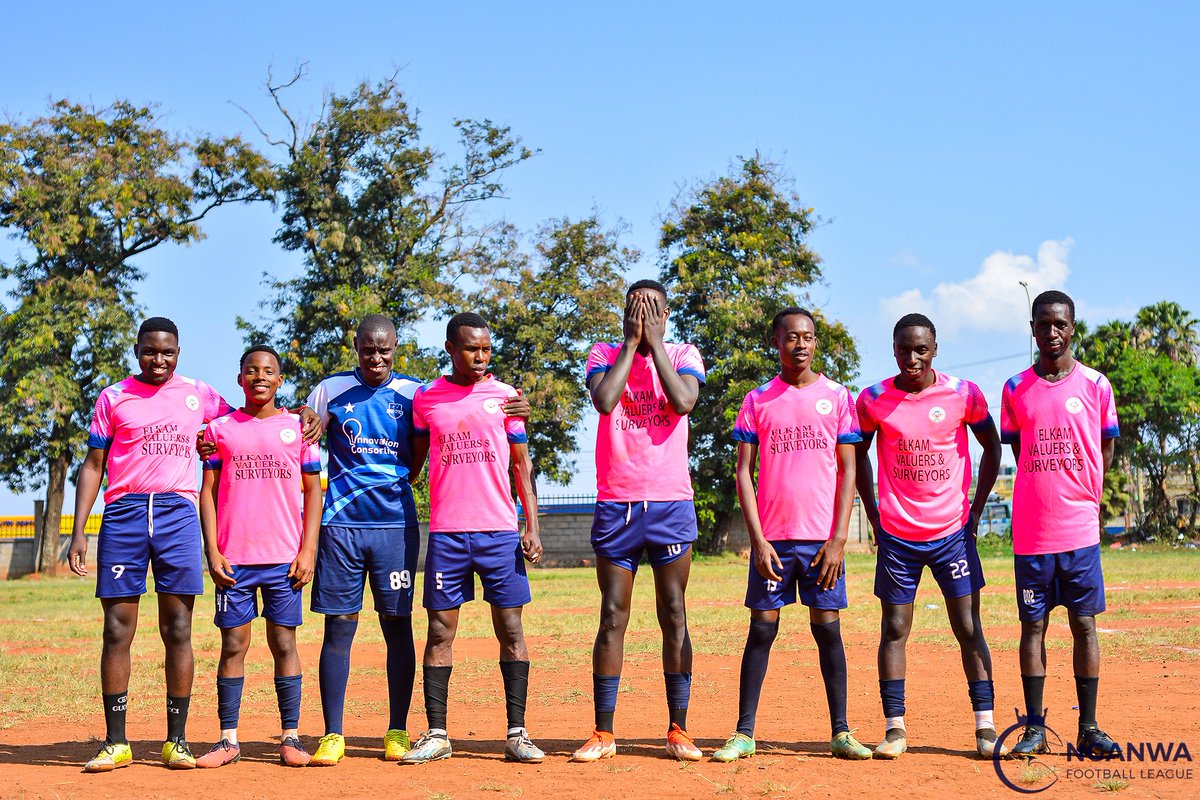 StarHabiibz's tweet image. #Habiibz | 5/10
So, a team can dress smart and look organized on the pitch 🤣🤣 but win none of their games...

@UncleGiftFC next time better be shabby 😜😜 for as long as you win your matches.
@NganwaFl 
📸 
On Camera #PhotoOne (Shadrack)