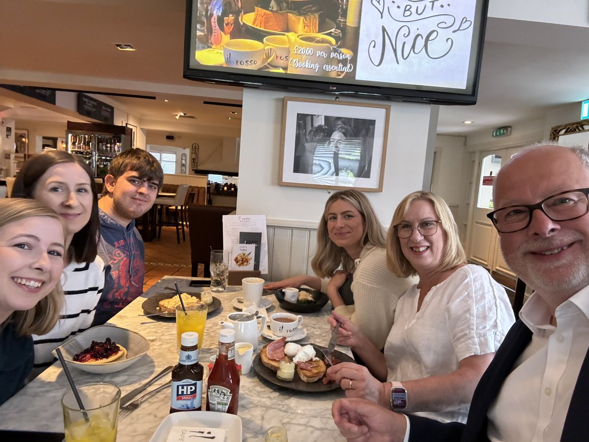 Out for breakfast with my family before a long day of campaigning ahead in #Mansfield #VoteLabour thanks Il Rosso