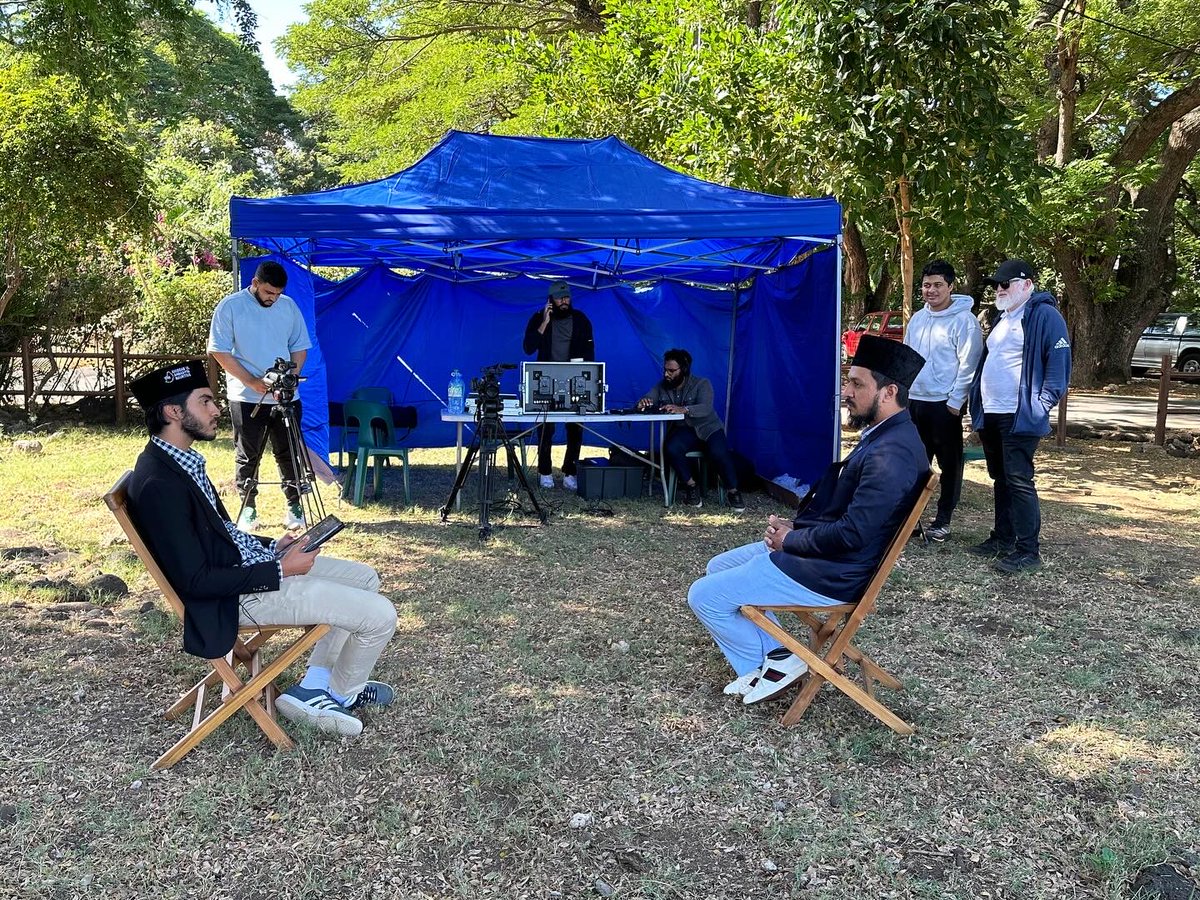 MtaMauritius's tweet photo. ‘Stories of Devotion’ (SOD) recording by MTA Mauritius Studios 🎬🎥
Stay tuned and catch all the episodes exclusively on MTA Africa! 📺✨
#mtamauritius #mtaafrica #staytuned #mauritius https://t.co/R8e8umO4P6