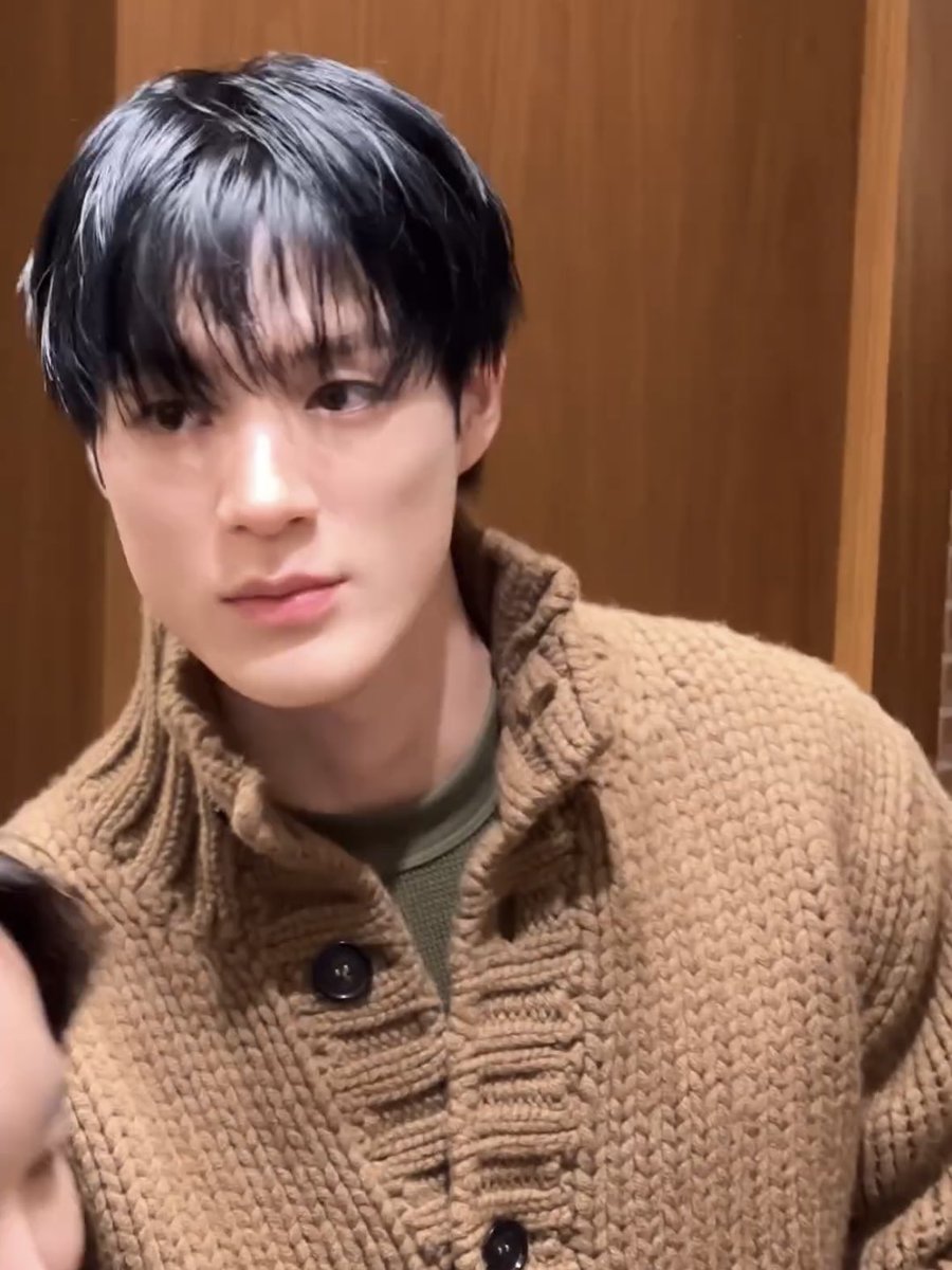 JENFS DROP THE TAGS

RT &amp; QRT &amp; REPLY WITH:

JENO FERRAGAMO FW PRESS
#FERRAGAMOFW24xJENO <a href="/Ferragamo/">FERRAGAMO</a>