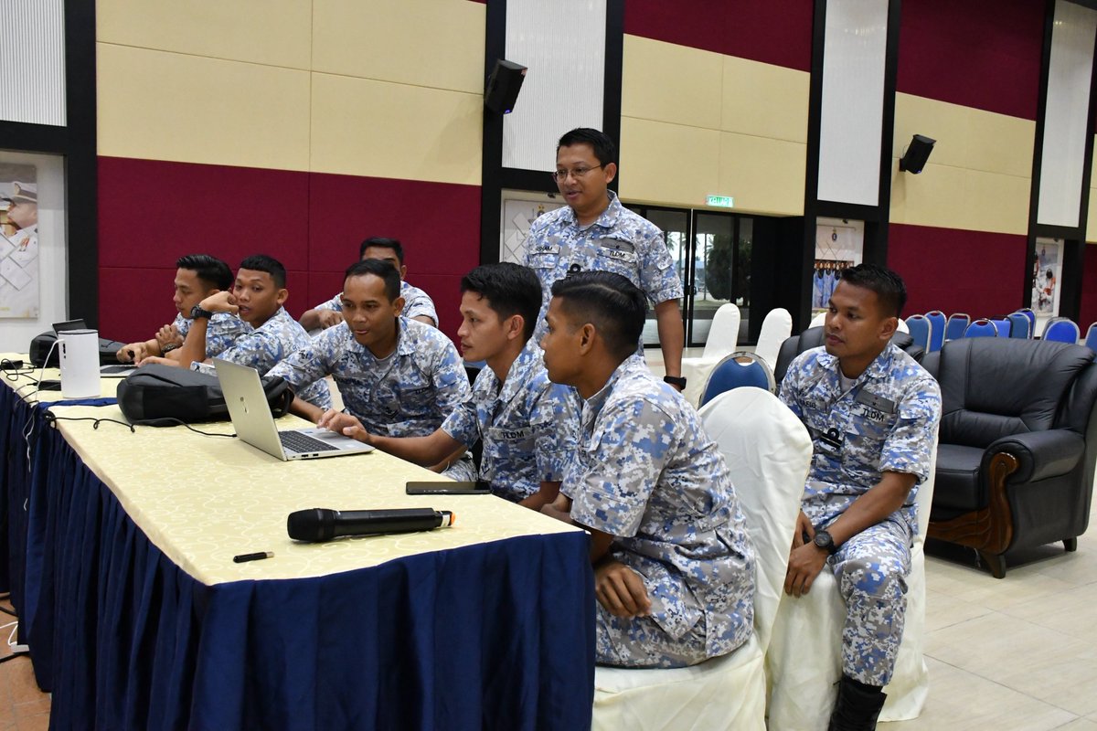Mawilla_1's tweet photo. Knowledge is power.

Program Pemerkasaan Communication, Command &amp; Control (C3) TLDM anjuran @tldm_rasmi BSE yang telah berlangsung pada 3 &amp; 4 Jul 24.

@MPA_Barat

#BersatuBersediaBerjaya
#3B4one https://t.co/h71W2xcSp0