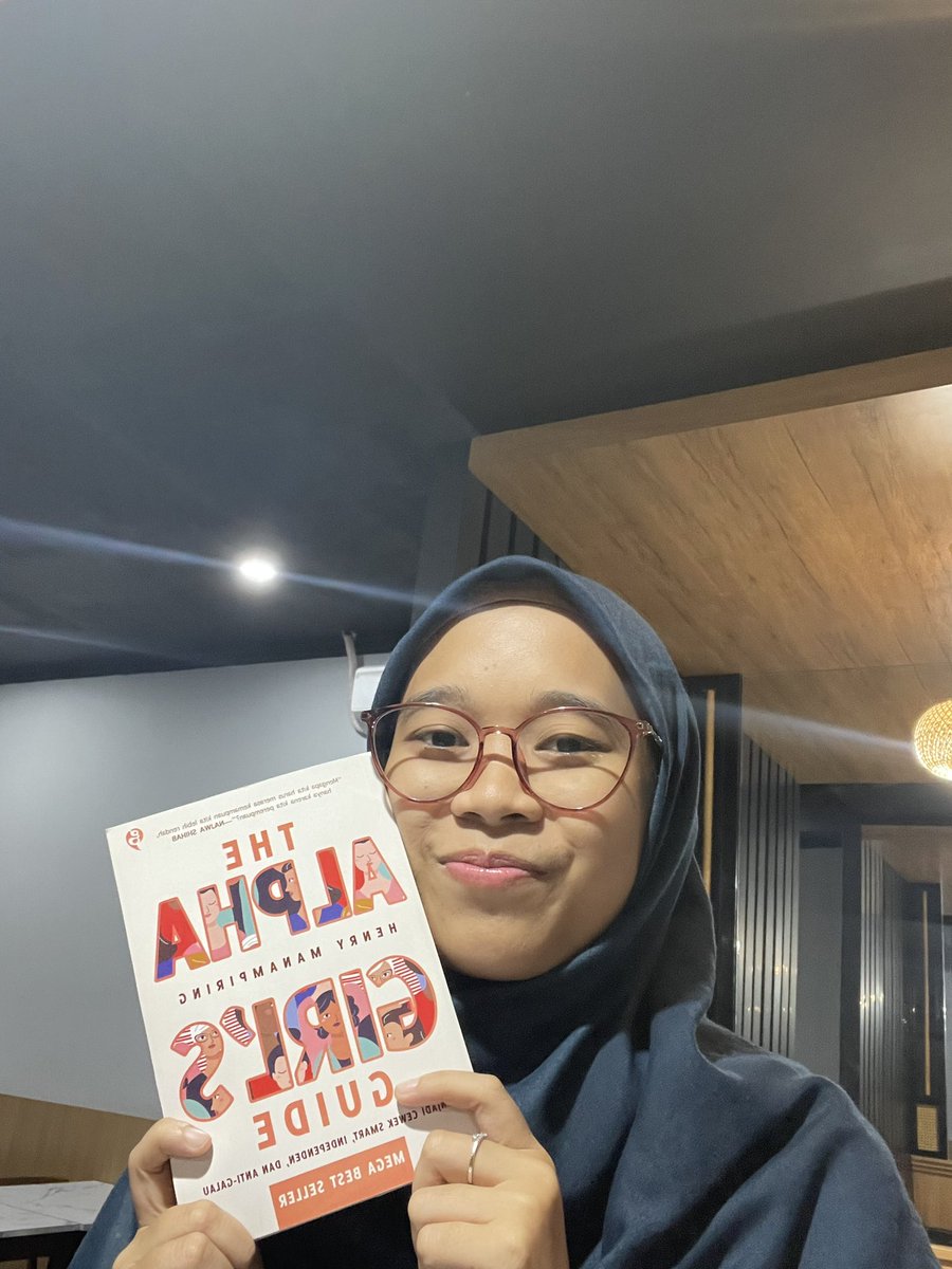 rifaam25's tweet photo. setelah menyelesaikan Filosofi Teras, kita coba  baca karya Henry Manampiring yang lain. jatuh cinta bgt sama  covernya 🫶 

#thealphagirlguide 
#21stcenturygirl
@newsplatter https://t.co/mH91v4Wi6L