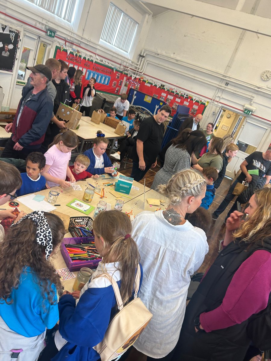 Ysgol Bro Banw (@brobanw) on Twitter photo Amazing turn out for our ‘Digital Detox’ event,led by our pupil Tech Team.Thank you to all parents&carers who came to hear key messages on screen time&app usage.We look forward to seeing what our pupils get up to during our screen free fortnight! <a href="/CarmsCouncil/">Cyngor Sir Gâr</a> <a href="/HwbAddysg_Cymru/">Hwb Addysg Cymru</a> Amazing turn out for our ‘Digital Detox’ event,led by our pupil Tech Team.Thank you to all parents&carers who came to hear key messages on screen time&app usage.We look forward to seeing what our pupils get up to during our screen free fortnight! <a href="/CarmsCouncil/">Cyngor Sir Gâr</a> <a href="/HwbAddysg_Cymru/">Hwb Addysg Cymru</a>