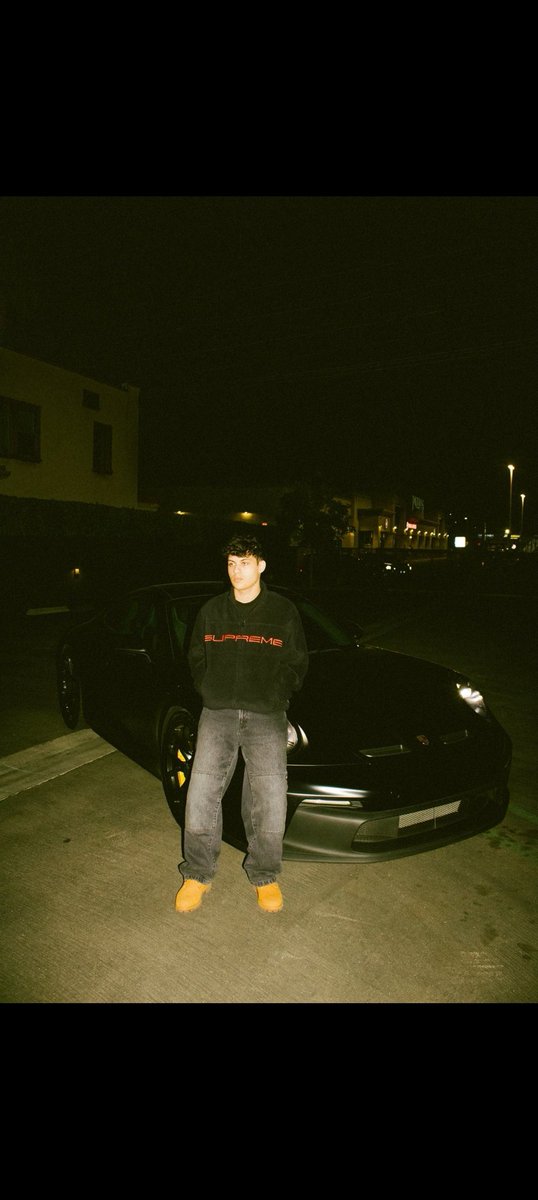 StableRonaldoo's tweet photo. Today I turned 21 years old and decided to buy my dream car...🎉

2023 Porsche 911 992 GT3 https://t.co/RRJMjqVE9M