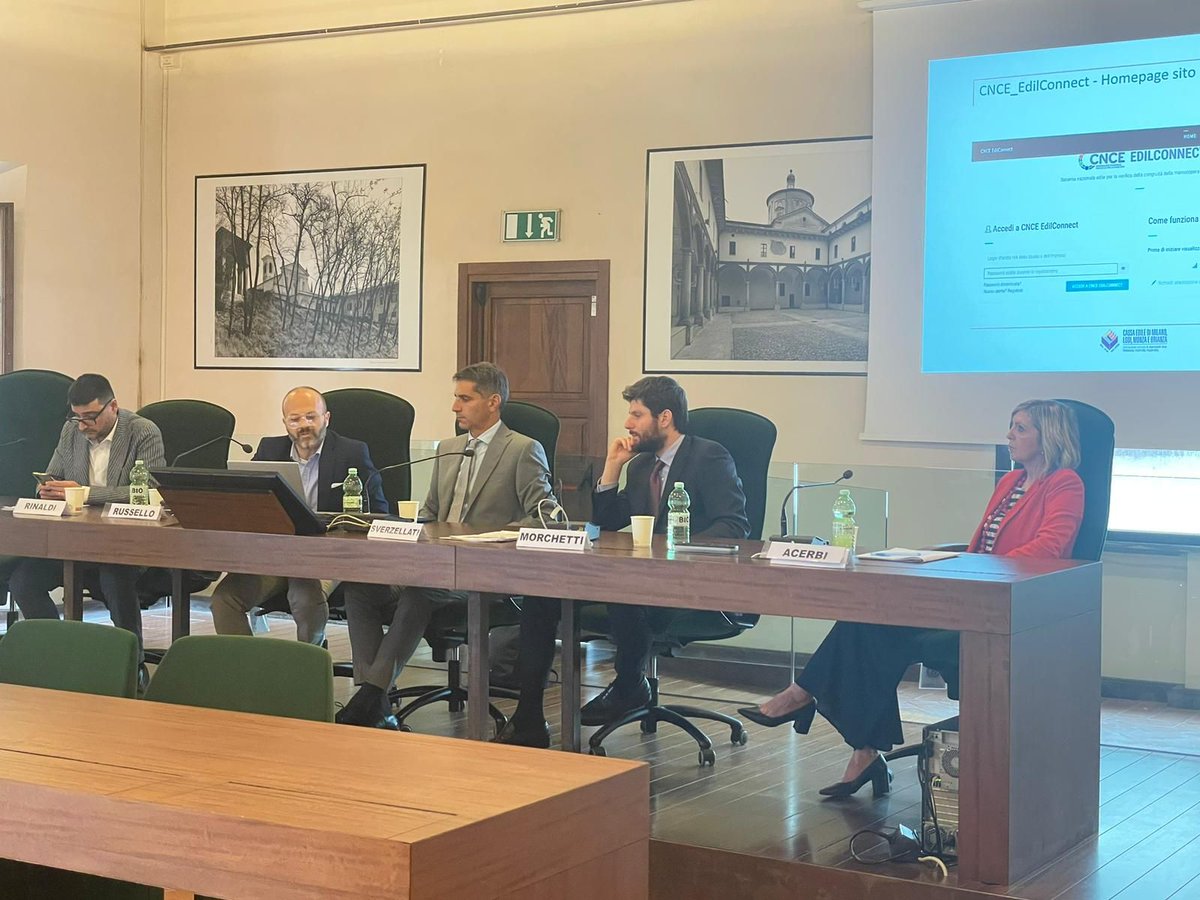 AnceMilano's tweet photo. Ad un anno dal nuovo #CodiceDeiContratti Pubblici, si è tenuto a Lodi un incontro utile a condividere spunti e riflessioni.
Nicola Sverzellati, coordinatore di zona di #AssimpredilAnce, ha menzionato il ruolo chiave dell'Associazione ANCE nel lavorare su un decreto correttivo. https://t.co/kRN9TDlcQH