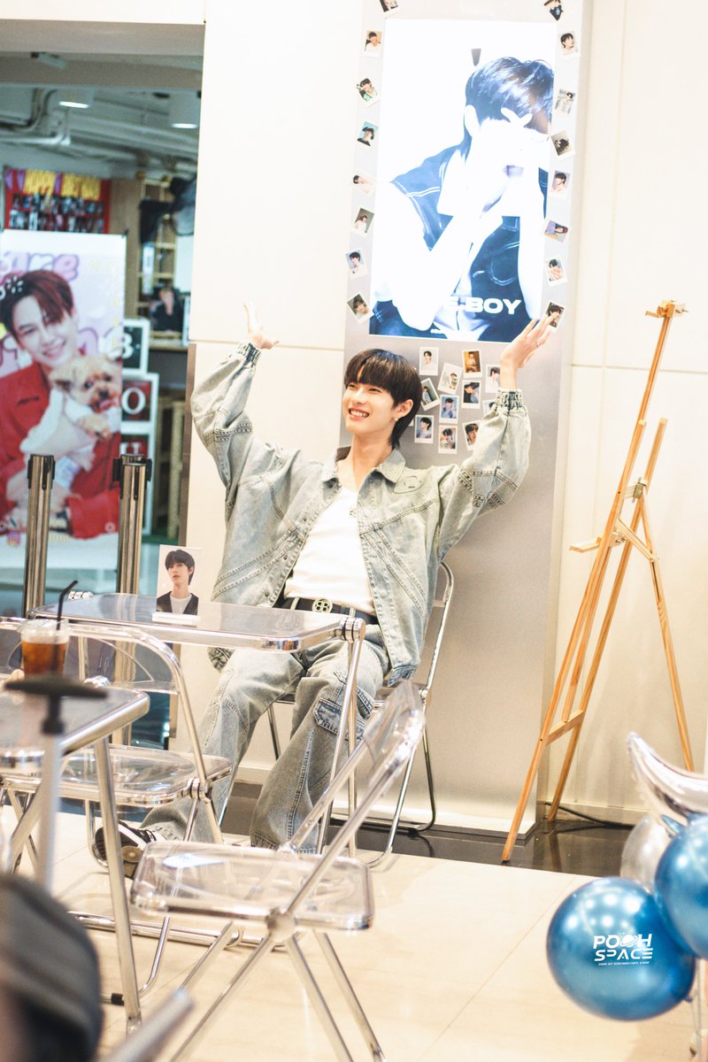 POOHSPACECAFE's tweet photo. 🐶🤲🏻✨

@ppoohkt #ppoohkt 
#HBD21YearsOfPOOH
#OurSpaceisPOOH https://t.co/IslLmZW7WO