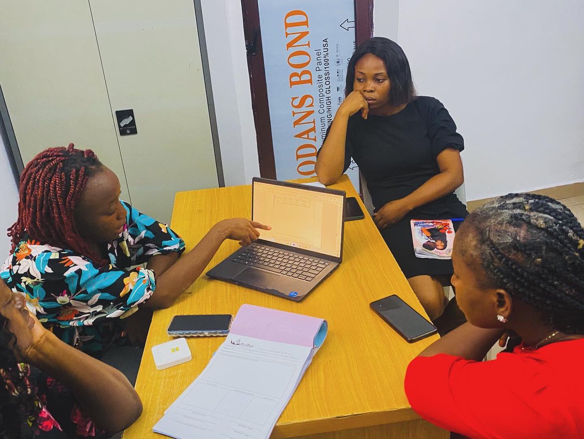 Chamagne_NG's tweet photo. Throwback Thursday!
Pharm. Temitope Aderibigbe and Mrs Omodele Raji, of @cihp_ng paid a TA visit to Chamagne Foundation. Together, we are making life count! #chamagnecares #makinglifecount https://t.co/oDXQRRyQlM