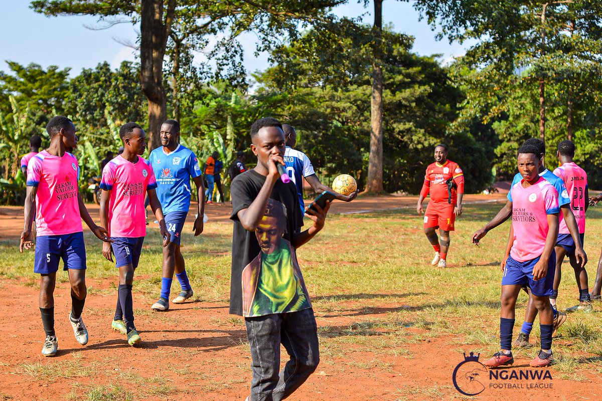 StarHabiibz's tweet image. #Habiibz | 7/10
Out there spreading vibes but while watching my bae giving free hugs 🤣🤣 any howly to everyone...
📍
@NganwaFl | #JoinNganwa 
📸
Photo by: #PhotoOne (Shadrack)