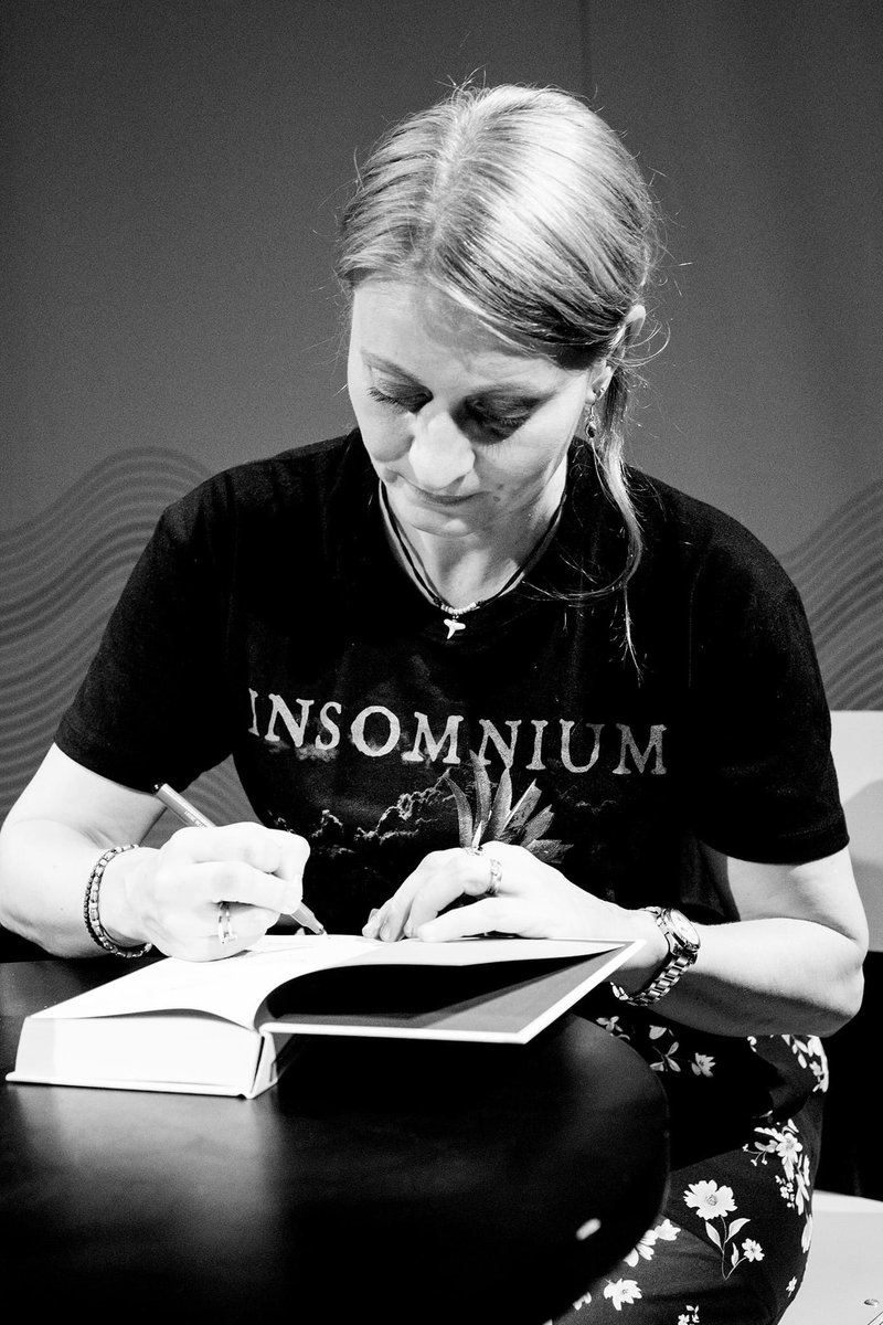 AuthorsMon's tweet photo. Festival in pictures: day 2

Apyang Imiq (程廷) and Iva Hadj Moussa 

moderation: Tana Dluhosova, Klara Kubickova
interpretation: Martin Blahota

picture: Katerina Rusnakova https://t.co/YyOHxtozdY