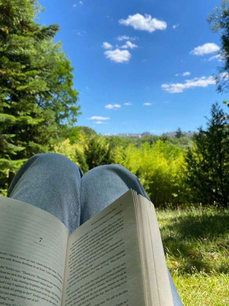 Feel good this summer with resources curated by the Templeman! For those spending the summer off-campus, our "feel-good" curated collection is accessible online through Libby and our extensive digital resources list.   
For more: blogs.kent.ac.uk/isnews/feel-go…
libbyapp.com/library/kentun…