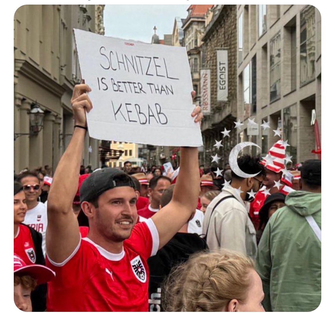 Universal News tweet media