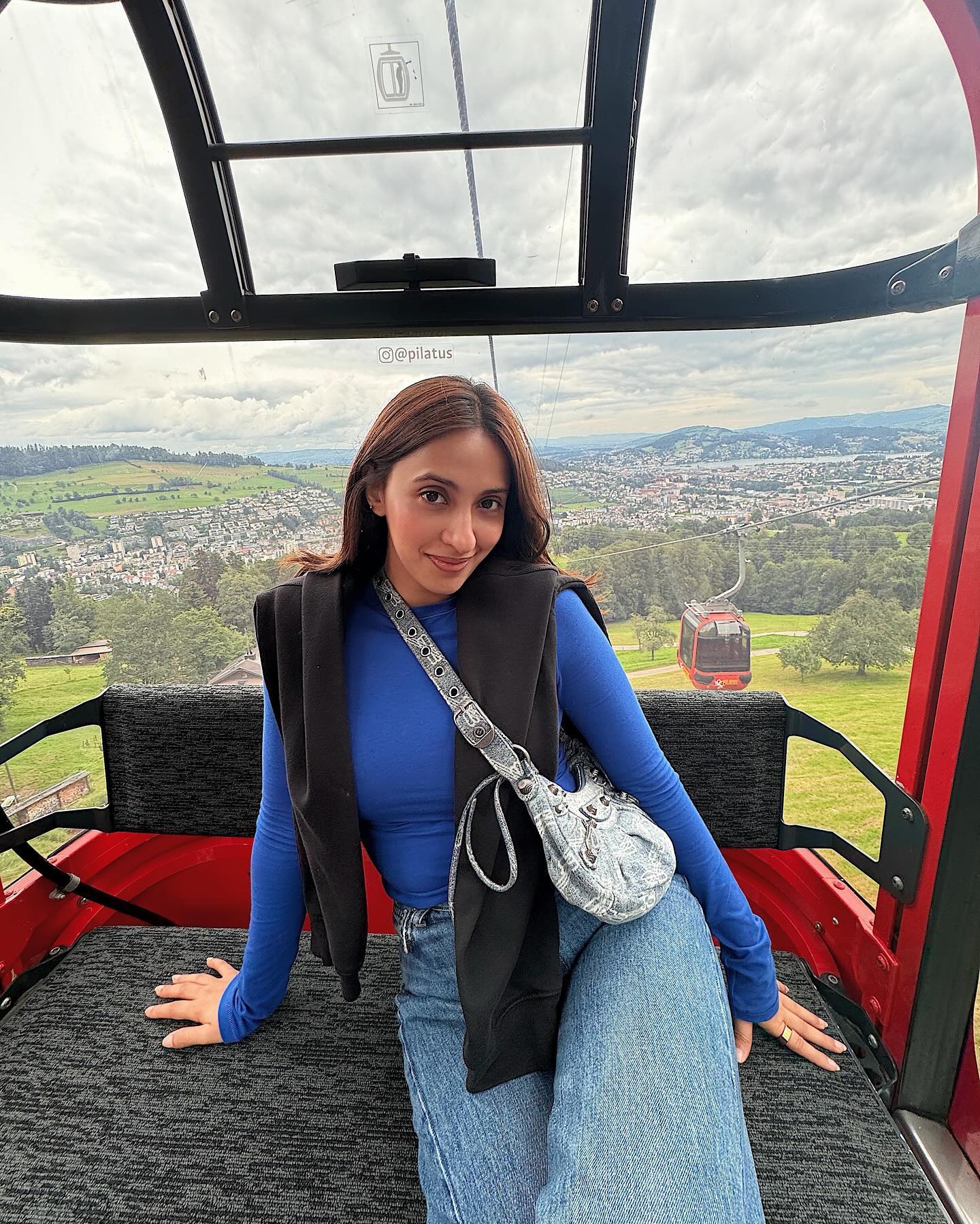 GRoihUcbMAEkO5M?format=jpg&name=large