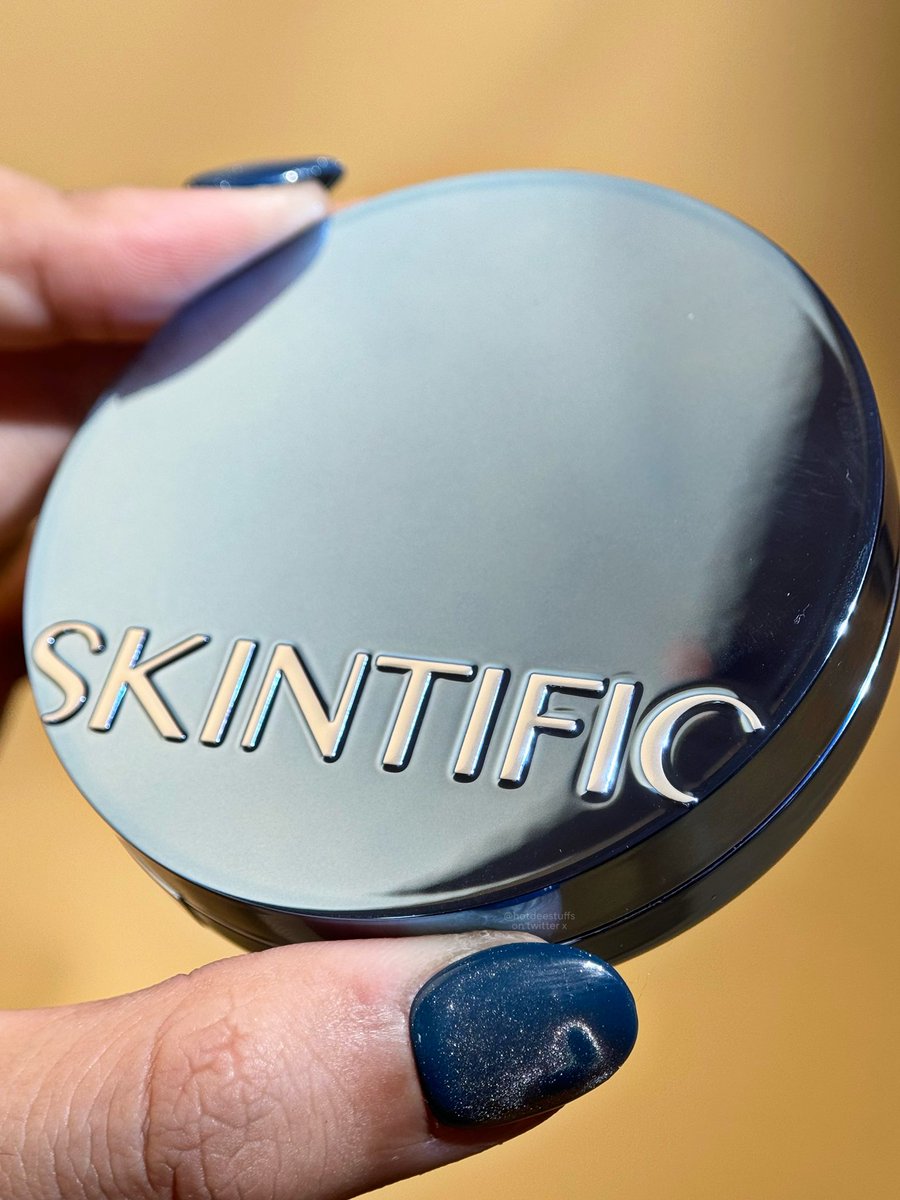 hotdeestuffs's tweet image. Hey, yang punya banyak bekas jerawat + oily 🫵🏻 

Nih cushion yg gak gampang geser, ngesetnya cepet bgt, dan COVERAGENYA FULL, TANDAIN PLS!🥹

Baru kali ini kemakan gimmick sampe beli, ternyata YA EMANG DAHSYATTT wkwk. Skrg paham kenapa orang-orang pada mangap🤣