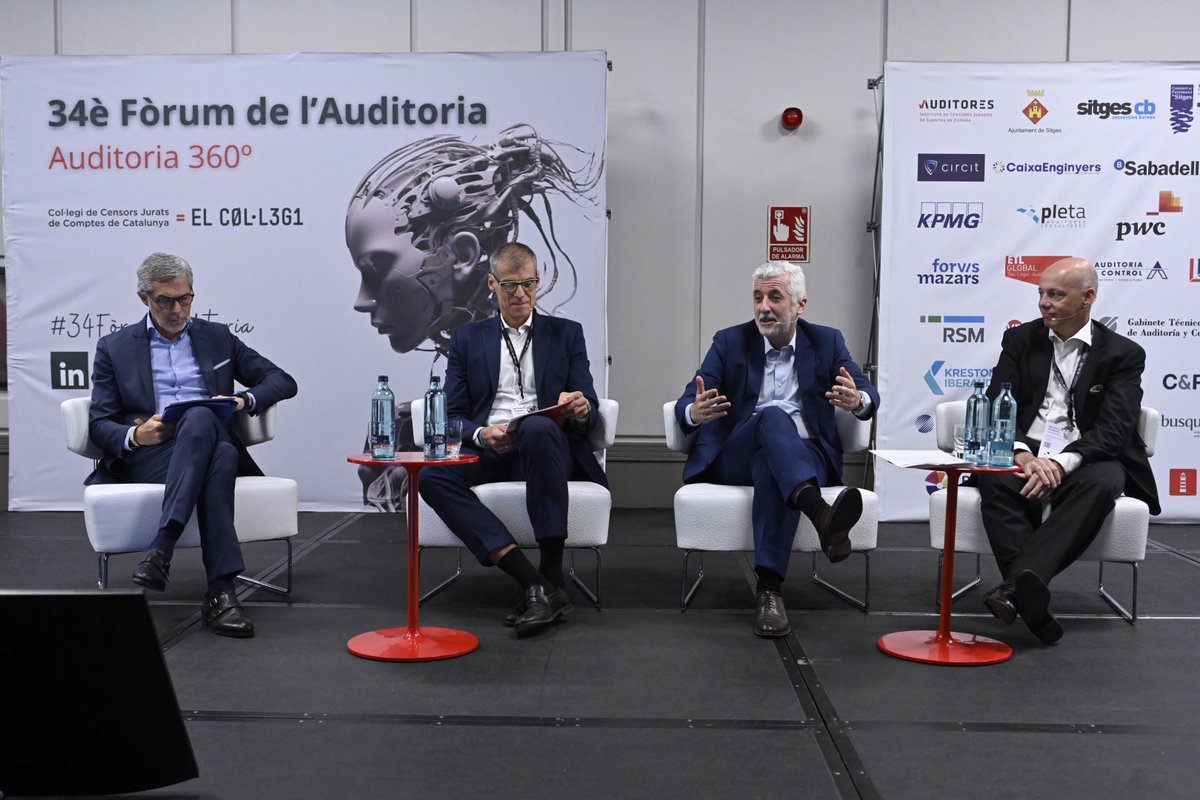 AuditorsCENSORS's tweet image. 🌐🔍 Retos de la auditoría del futuro: IA y Big Data 📊🤖, ciberseguridad 🔒💻, nuevas regulaciones 📜🌎, sostenibilidad 🌱🌍 talento. ¡Preparados para el futuro! 🚀✨ #Auditoría 
#34FórumAuditoría