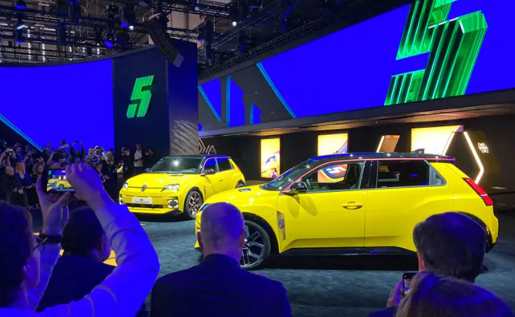 Kinglight08's tweet photo. Renault stand at 2024 Geneva International Motor Show used 220 square meters LED displays made of Kinglight LEDs.

Learn more about us: https://t.co/kfe48pSooW
Email: sales@kinglight.com

#Renault #GenevaMotorshow #Kinglight #LED https://t.co/At0d6mL5C3