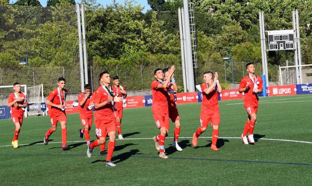 Palestinaren aldeko aldarria, Donosti Cup txapelketan ere presente
oarsoaldea.hitza.eus/2024/07/04/pal…
<a href="/burjalluqluq/">burjalluqluq</a> <a href="/OPalestinarekin/">OreretaPalestinarekin</a> #Errenteria #Orereta