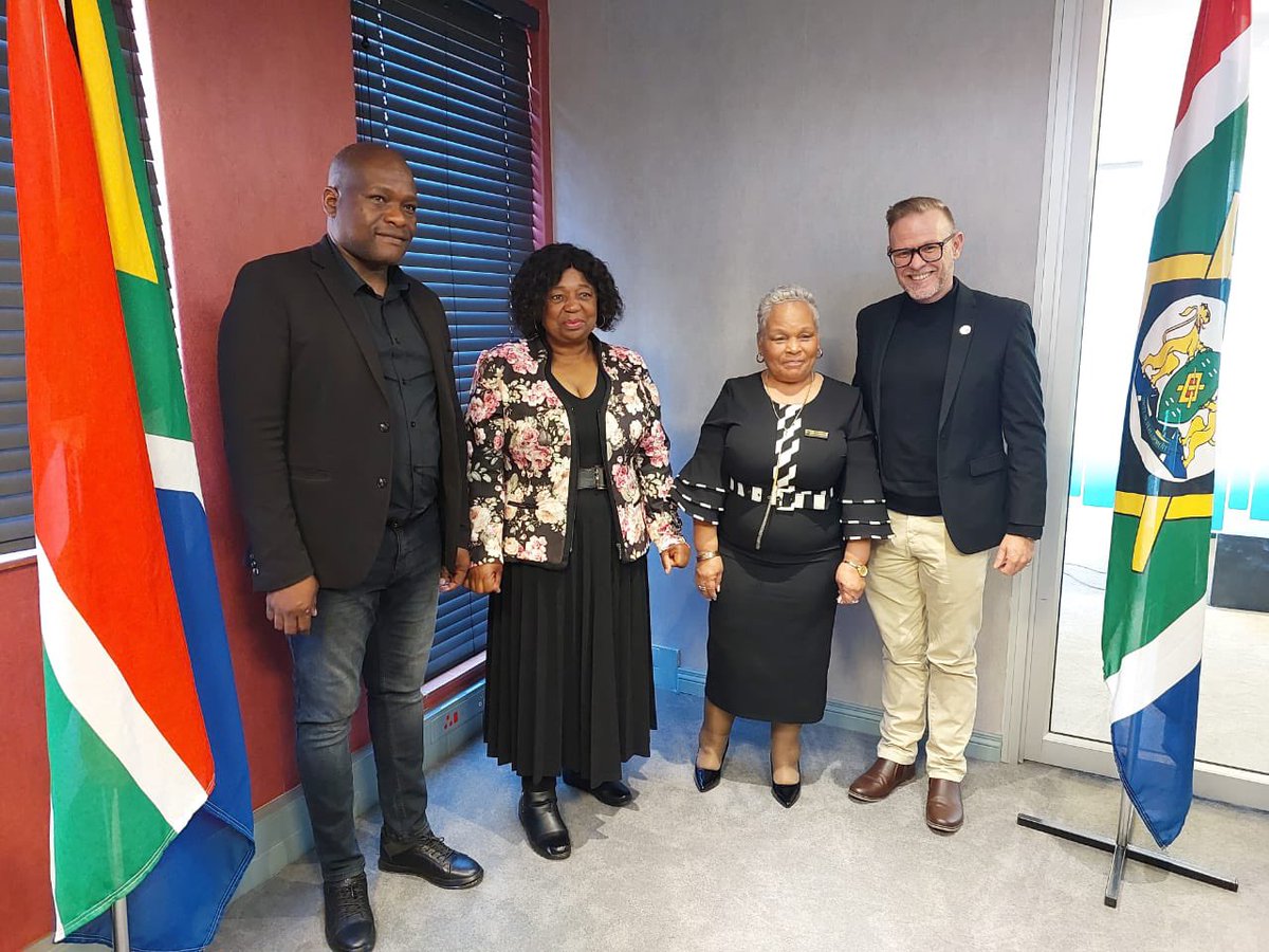 JoburgChiefWhip's tweet photo. I attended the swearing in ceremony of a new member of Council, Cllr M Mnisi, representing the Democratic Alliance (DA) this morning. 

Welcome to the City of Johannesburg Council, Cllr Mnisi. We wish you all the best in your new role. 

#WeServeJoburg #JoburgCouncilWhip https://t.co/reGN1rTJeU