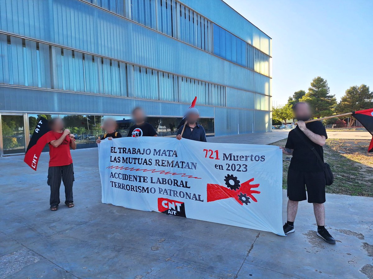 📢📢Acción anarcosindicalista contra la patronal en Albacete. 
👇👇👇
cntait.org/accion-anarcos…

#AITespaña #CNTAIT