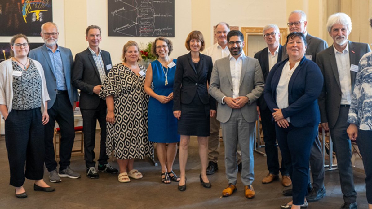 Michele Knodt (@michele_knodt) on Twitter photo Zukunftsbündnis für sozialen Zusammenhalt in Hessen ist gestartet! Bin begeistert für die Wissenschaft <a href="/TUDarmstadt/">TU Darmstadt</a> , Teil dieser wichtigen Initiative zu sein. Dank des Engagements von Minister Mansoori + Ministerin Hofmann werden wir zusammen für #SozialerZusammenhalt arbeiten. Zukunftsbündnis für sozialen Zusammenhalt in Hessen ist gestartet! Bin begeistert für die Wissenschaft <a href="/TUDarmstadt/">TU Darmstadt</a> , Teil dieser wichtigen Initiative zu sein. Dank des Engagements von Minister Mansoori + Ministerin Hofmann werden wir zusammen für #SozialerZusammenhalt arbeiten.