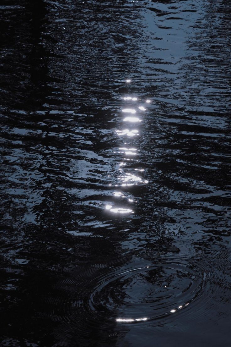 elemmiressoul's tweet photo. water sparkle. https://t.co/qlrqWfrheU