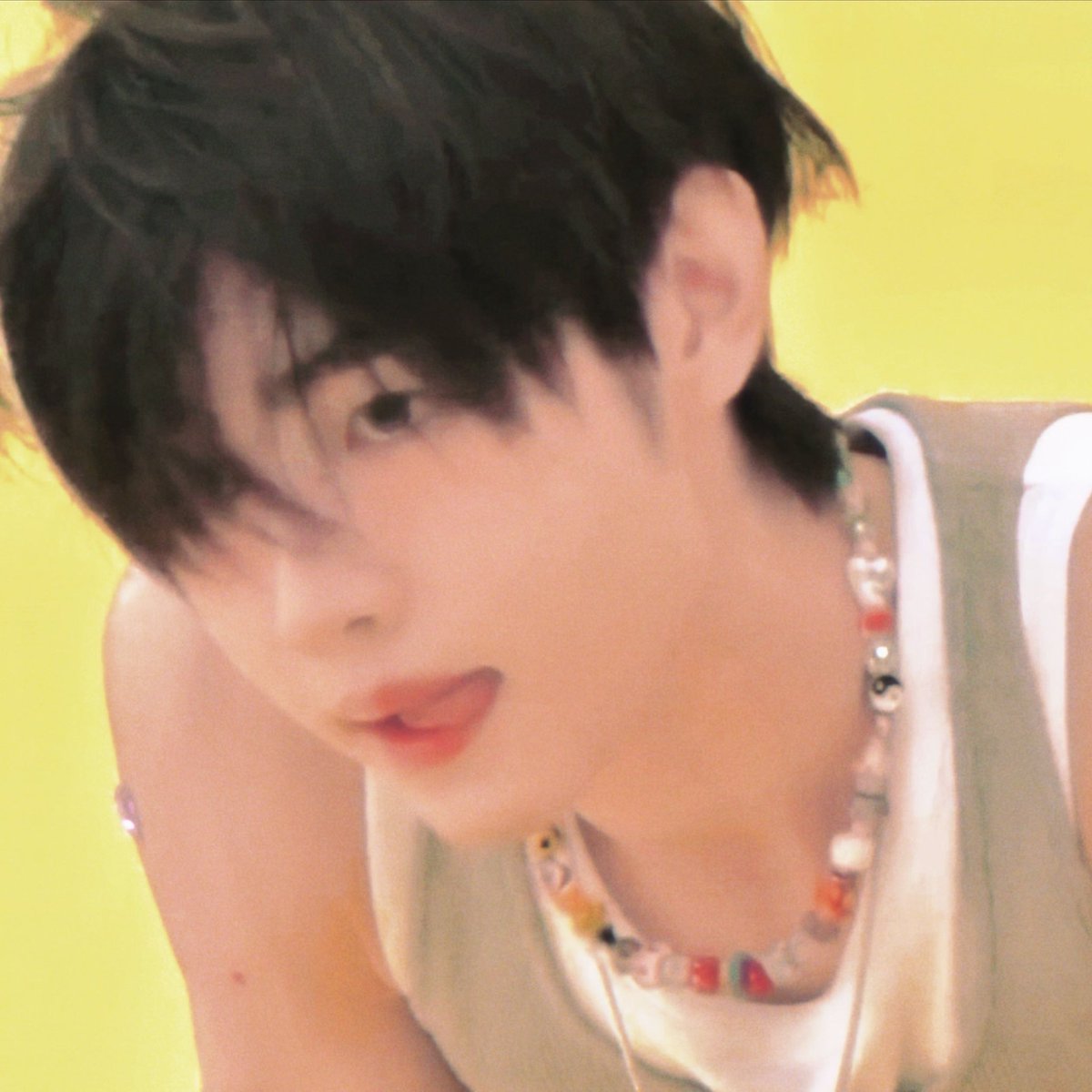 •ө• SH tweet media