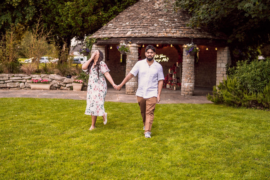 TheCotswoldPro1's tweet photo. Frazer and Shefali walking hand in hand as a newly engaged couple🥹 Congratulations to you both!🌹

Venue: @CourtStonehouse 🍃
Photography: Khya Watts 📷

#cotswolds #engaged #bridetobe #shesaidyes #proposal #proposalideas #theknot #hebenttheknee #stonehousecourthotel https://t.co/6mKFOHfr9C