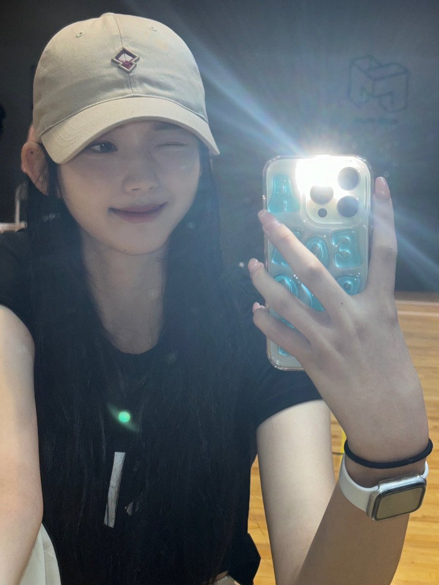 [📸] Atualização de Lee Jiwoo no Twitter/X

"Estamos praticando🖤💛"

#이지우 #tripleS #Leejiwoo #트리플에스