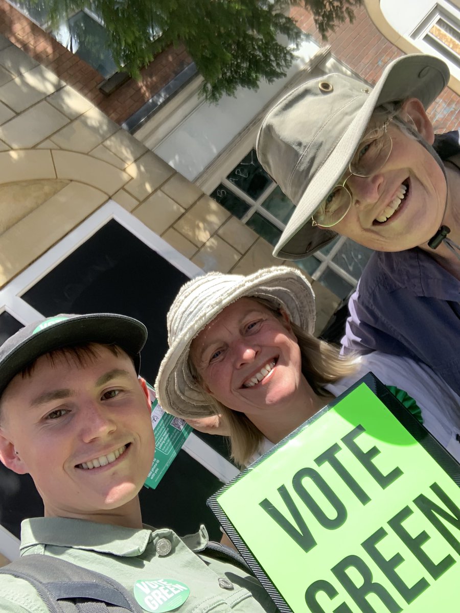 Declan Baseley (@declanbaseley) on Twitter photo I’m out in Bristol Central today with @Cath_Read & <a href="/DevizesGreens/">Wiltshire Green Party</a> to get Carla Denyer elected!💚
Today we make history! #PollingDay #VoteGreen I’m out in Bristol Central today with @Cath_Read & <a href="/DevizesGreens/">Wiltshire Green Party</a> to get Carla Denyer elected!💚
Today we make history! #PollingDay #VoteGreen