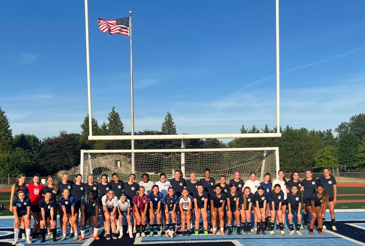 RealCentralNJ's tweet image. Good luck to our girls' summer select team as they participate in the 4th of July tourney! Pictured here are our RCNJ WPSL and Summer Select players.

#beREAL #soccer #CentralNJ