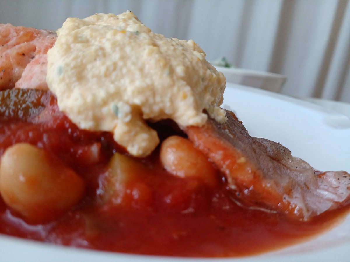 洋風のメニューだったので
オンザライス🍚で地中海風ランチプレートにした🤣　？