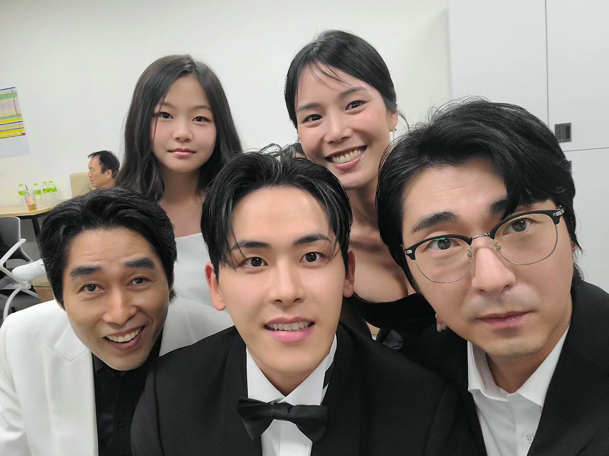 _hlymdz's tweet photo. <🤵> https://t.co/uf6yb0751W