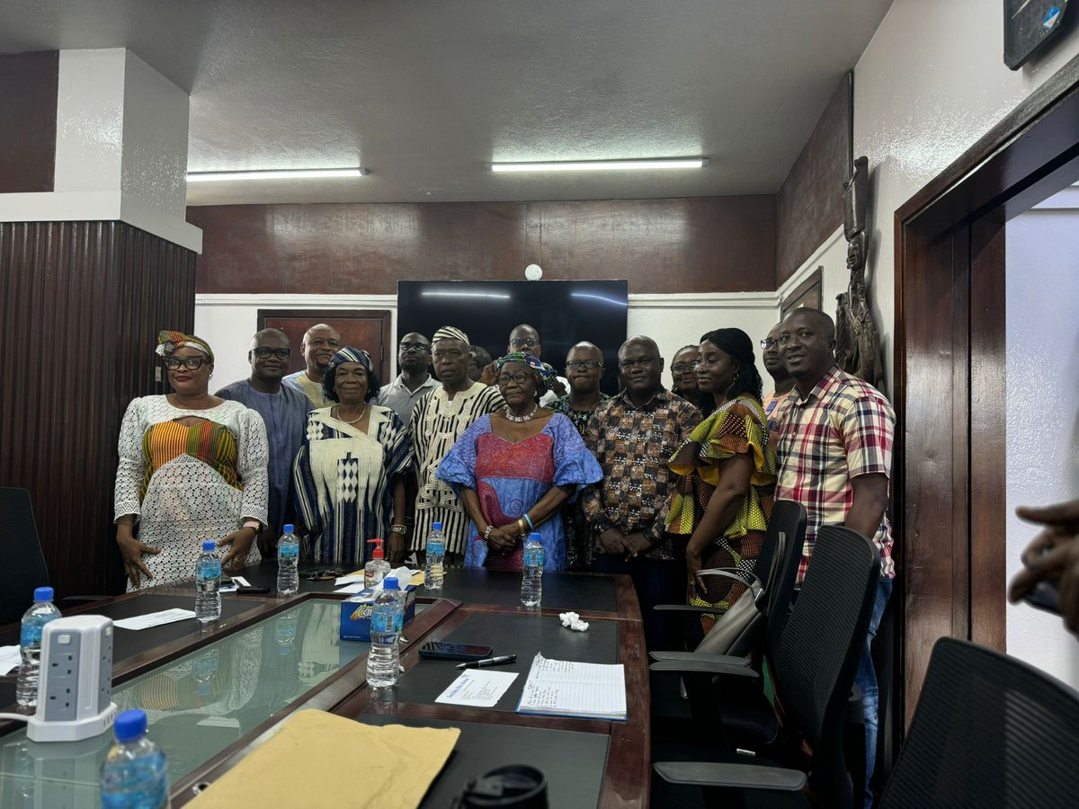 HON. BINTU MYERS HANDS OVER GUMA BOARD CHAIRMANSHIP
docs.google.com/document/d/1_Y…