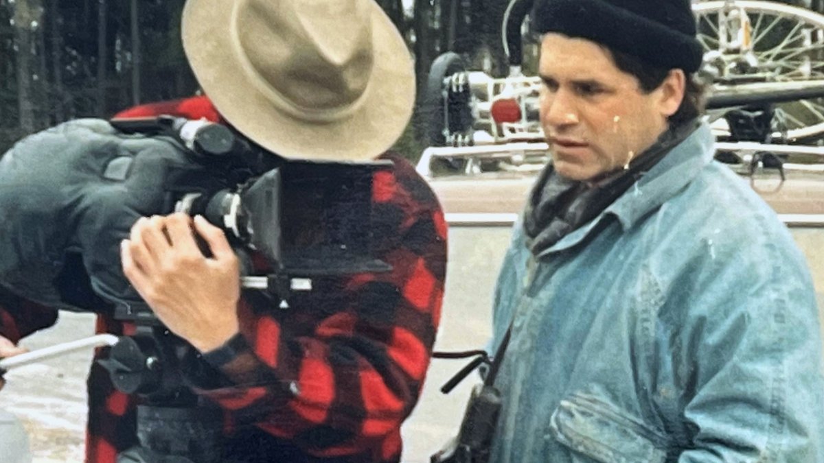 LOOKING FOR ROBERT de Richard Copans. Diffusion sur ARTE mar. 9 juillet à 00h35 et dès maintenant sur arte.tv. J’évoque mes 20 années de travail avec le cinéaste #robertkramer Avec pour centre de gravité Route One / USA, c’est un récit des gestes et des pratiques