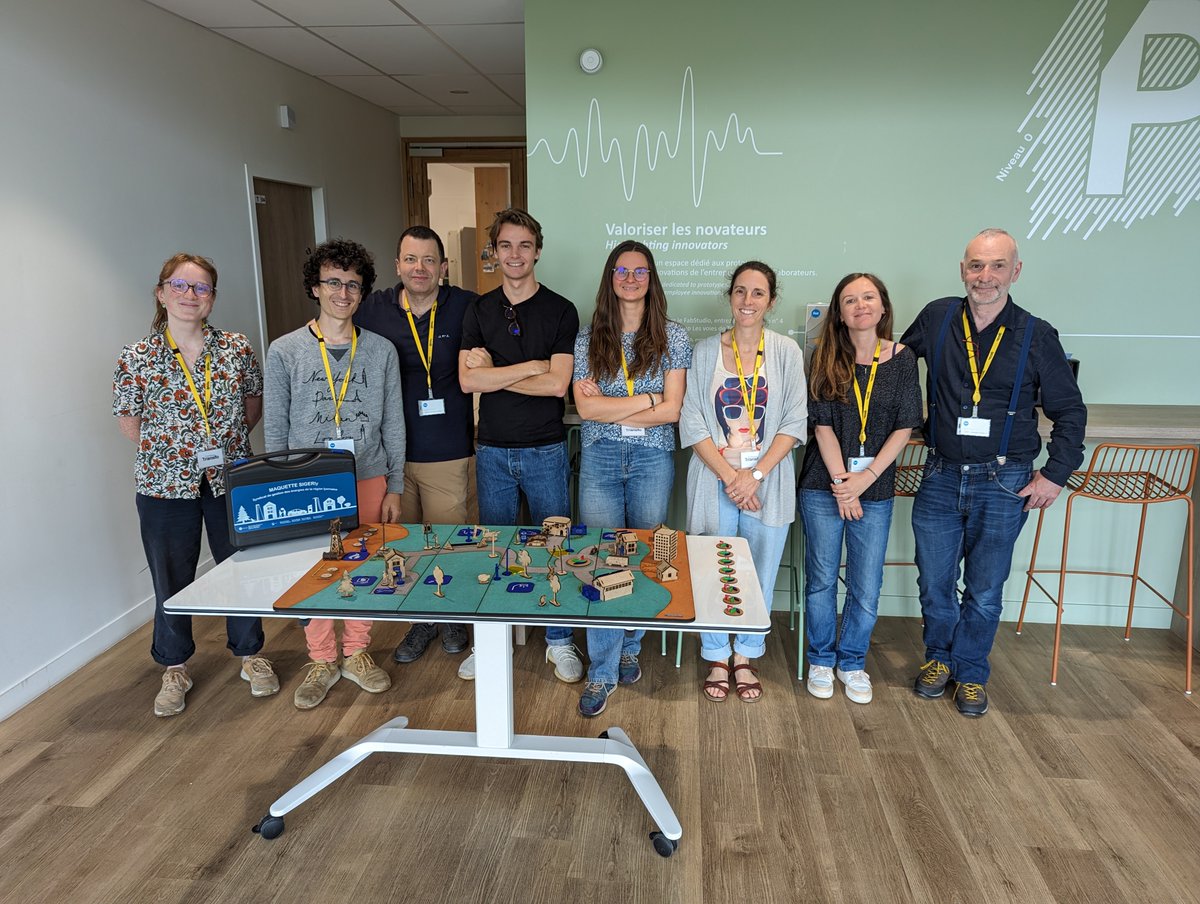 [COULISSES] 📸 Plongée au cœur des 3 jours que nous venons de passer au Fabstudio du Campus Transfo de <a href="/rte_france/">RTE</a>  !

👉 Un petit groupe d'agent-es volontaires y a conçu et construit une maquette 3D qui illustre toutes les expertises du SIGERLy 😊
