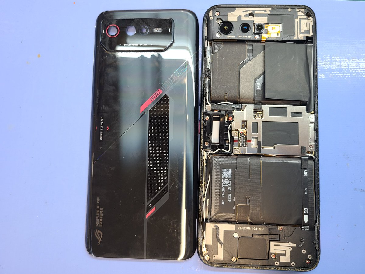 smartmax_repair's tweet photo. #ROGphone6
ディスプレイ割れ交換修理のご依頼です!いつも当店をご利用頂き誠にありがとうございます🙇🙇♀️
こちら、落とされた様で画面が割れてしまったとの事😵💦
使用する事は可能な状態なので、新品ディスプレイに交換して無事に修理完了です✨
#スマートまっくす
#即日
#修理 https://t.co/lc94iCuE9I