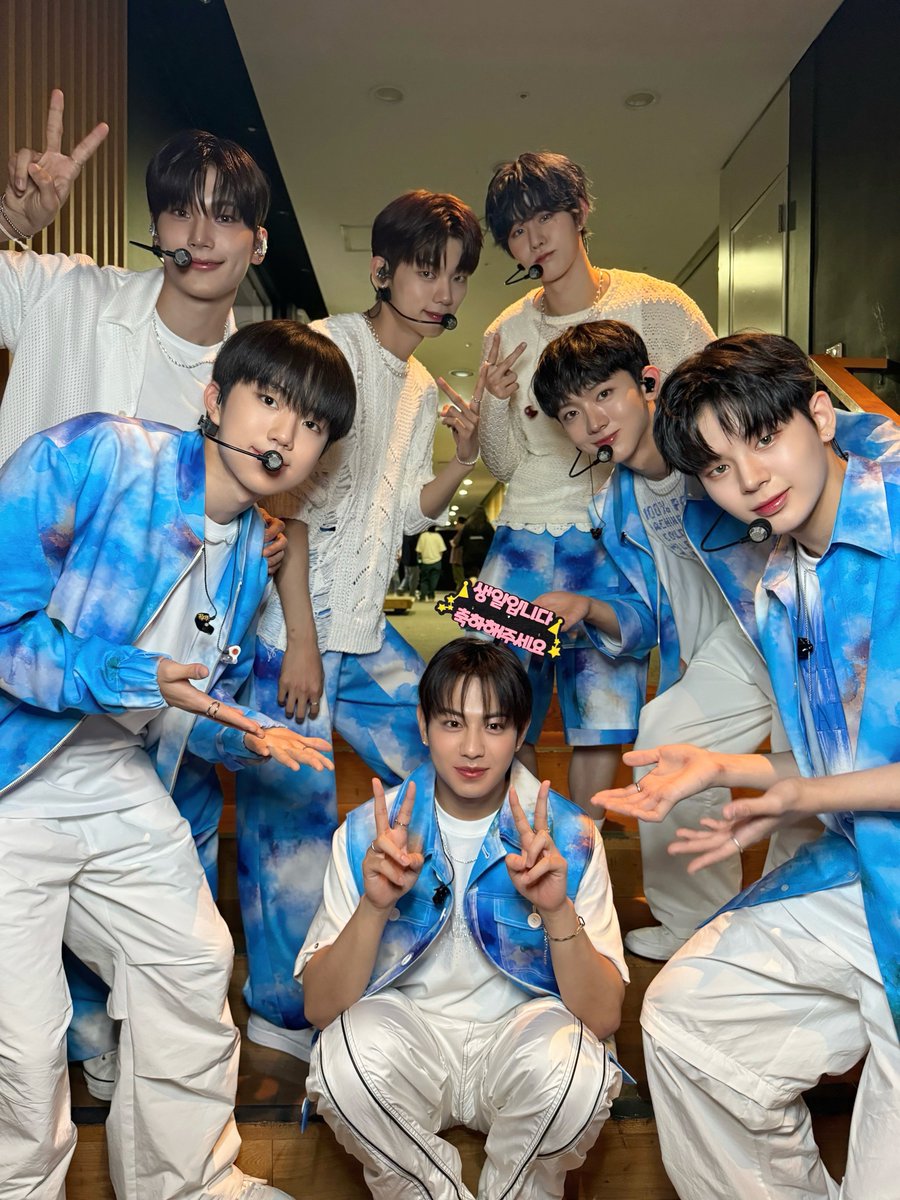 EVNNE_official's tweet photo. [📸] 240704
Mnet #엠카운트다운

울리더 생일에 엠카운트다운이라 
완전 럭키이븐이잖아 🍀
 #EVNNE #이븐 #RIDE_or_DIE #Badder_Love https://t.co/ZEltcE7Xal